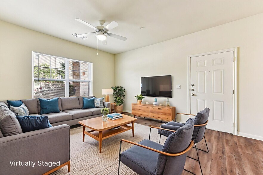 Building Photo - THE HEIGHTS ON PARMER I