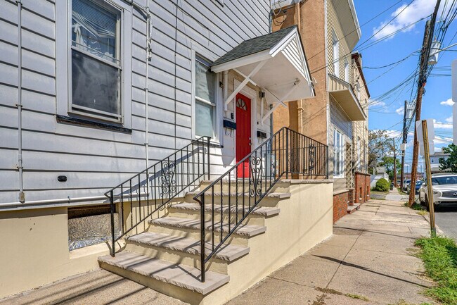 Building Photo - 15 Green Ct