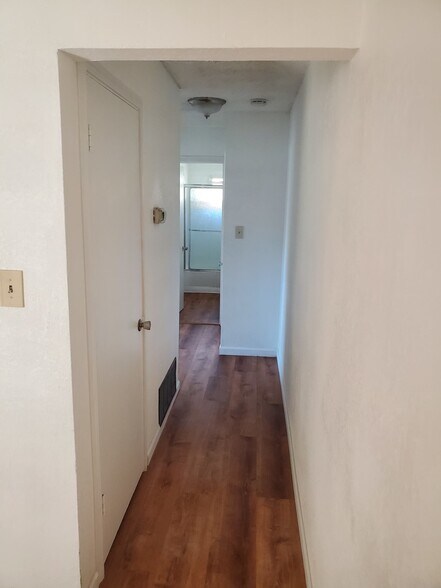 Building Photo - 2114 Peppertree Way
