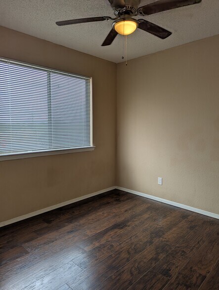 Building Photo - 11600 Marsh McCall Way