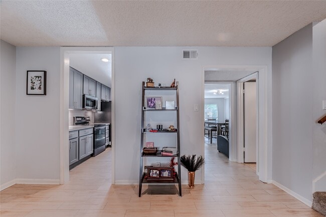 Building Photo - 14228 Misty Meadow Ln