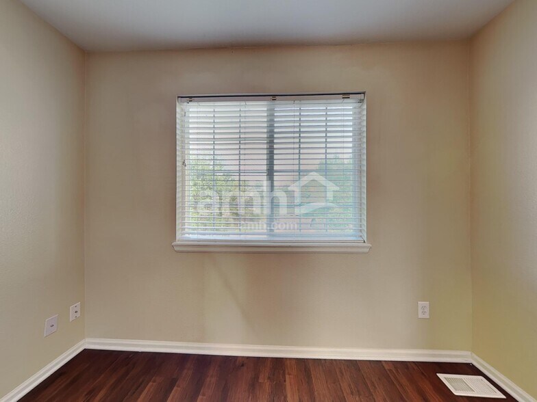 Building Photo - 469 Hayloft Way