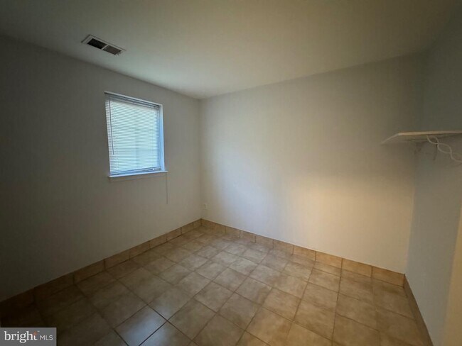 Building Photo - 3996 Royal Lytham Dr