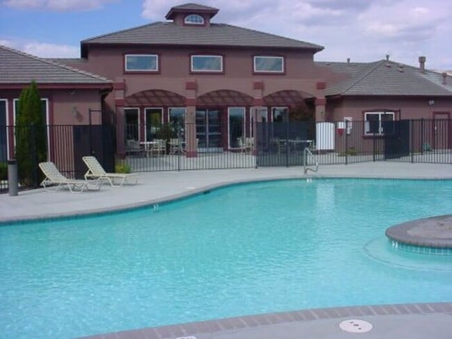 Building Photo - NW Reno Luxury Condo - Fitness Center, Poo...