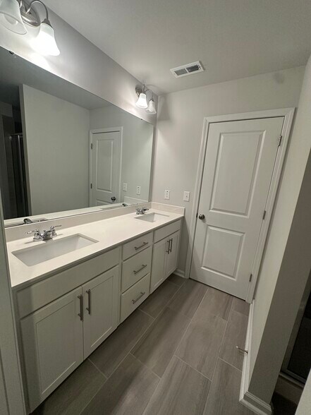 Building Photo - 2602 Chert Ln