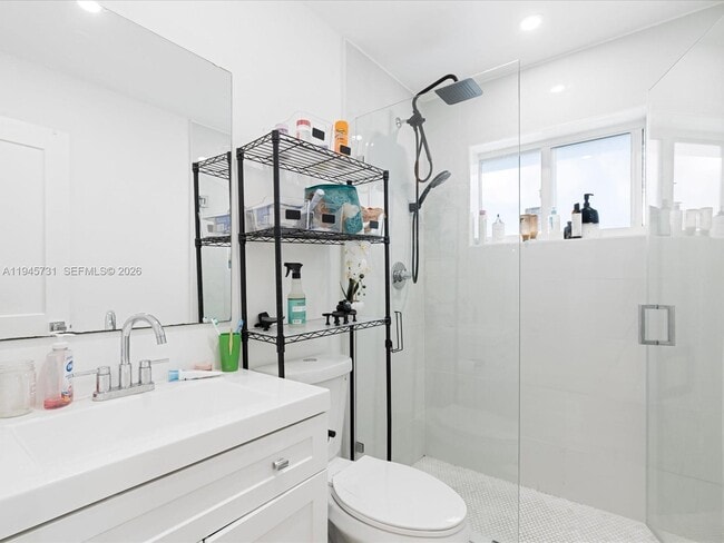 Building Photo - 6510 SW 59th Pl