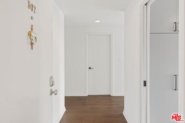 Building Photo - 511 San Vicente Blvd