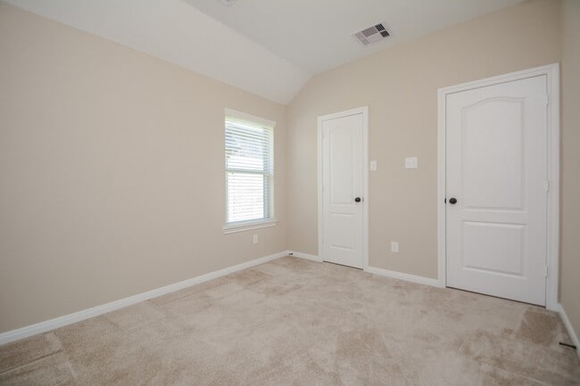 Building Photo - 118 N Heritage Mill Cir