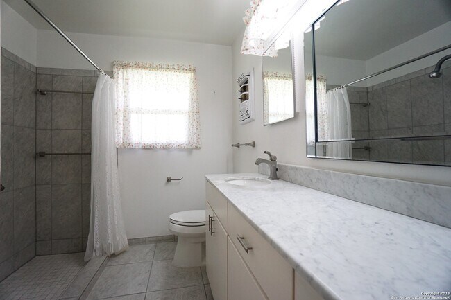 Building Photo - 4626 Newcome Dr