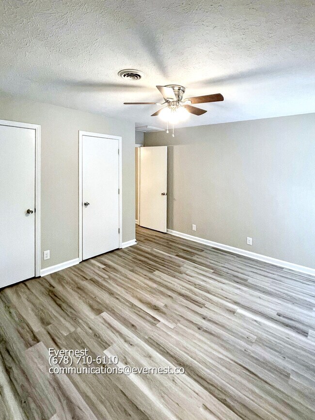 Building Photo - 483 Ellenwood Dr