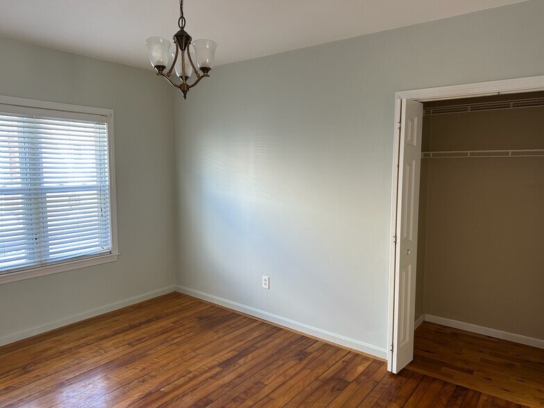 Building Photo - 15 Henderson Ave