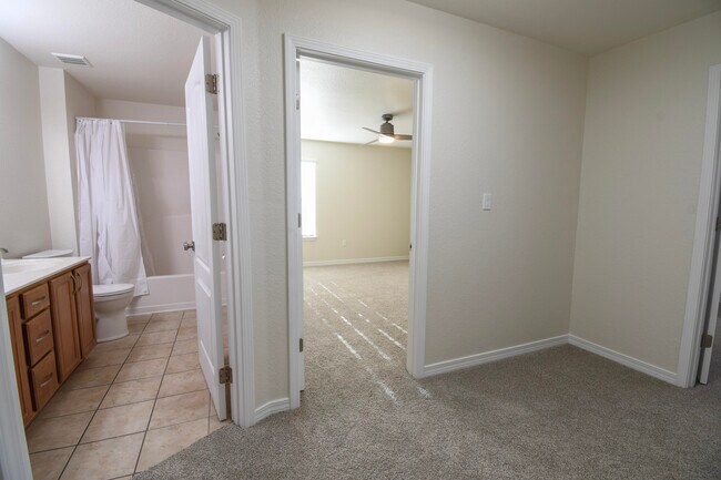 Building Photo - 735 Loblolly Bay Dr