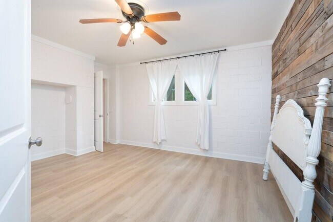 Building Photo - 4570 Academy St