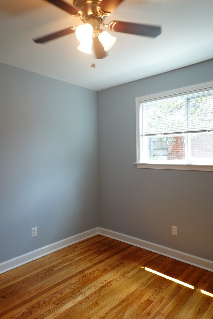 Building Photo - 8713 Plymouth St