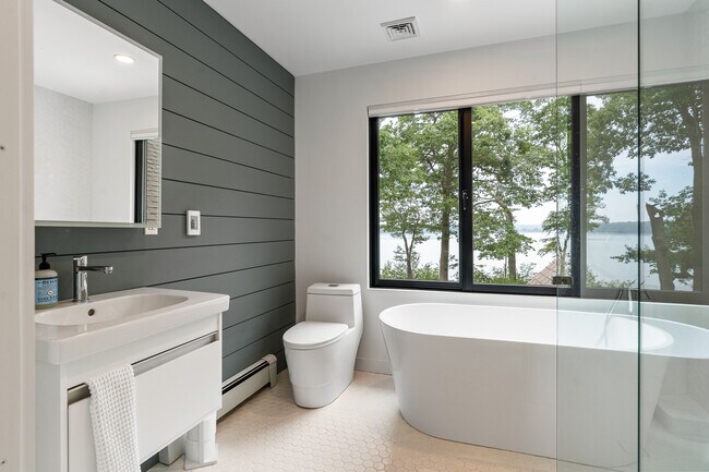 Building Photo - 44 Eagles Ln