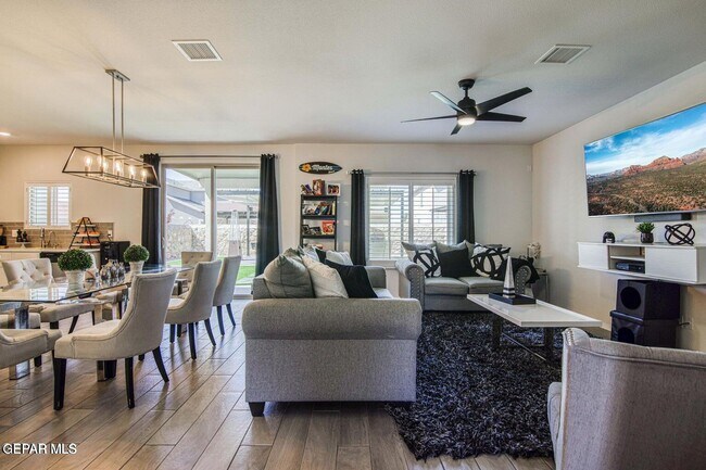 Building Photo - 12257 Desert Dove Ave