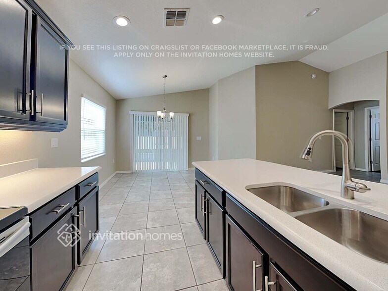 Building Photo - 1028 Rivershore Ave