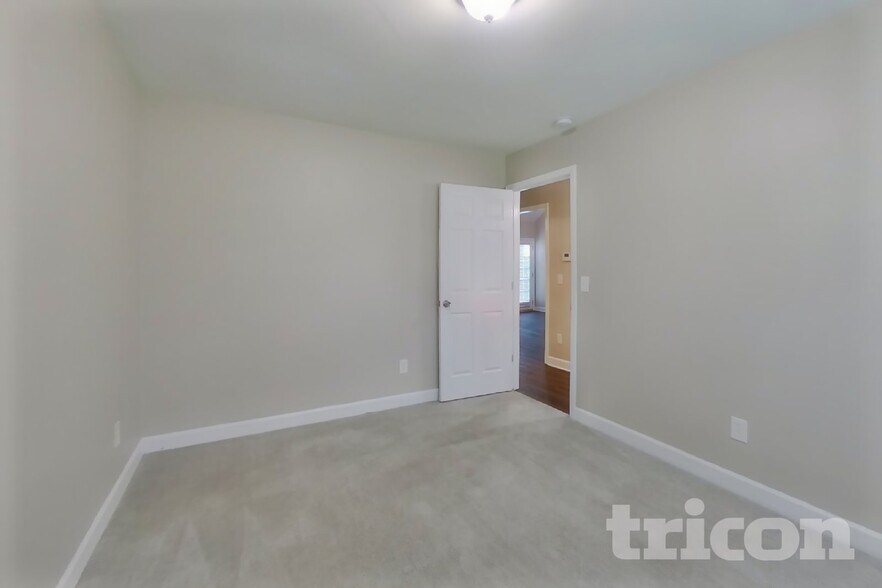 Building Photo - 2905 Haddox Pl