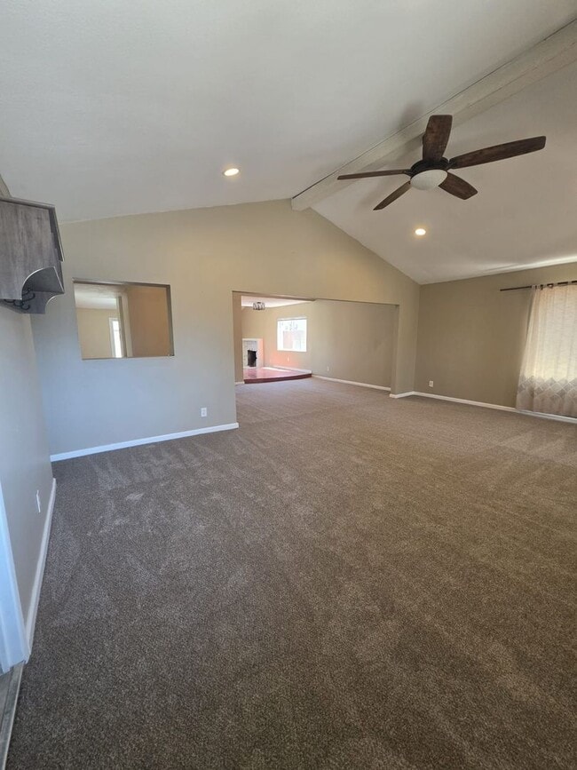 Building Photo - Beautiful 3 bedroom 2 bath Home in Imperial Beach