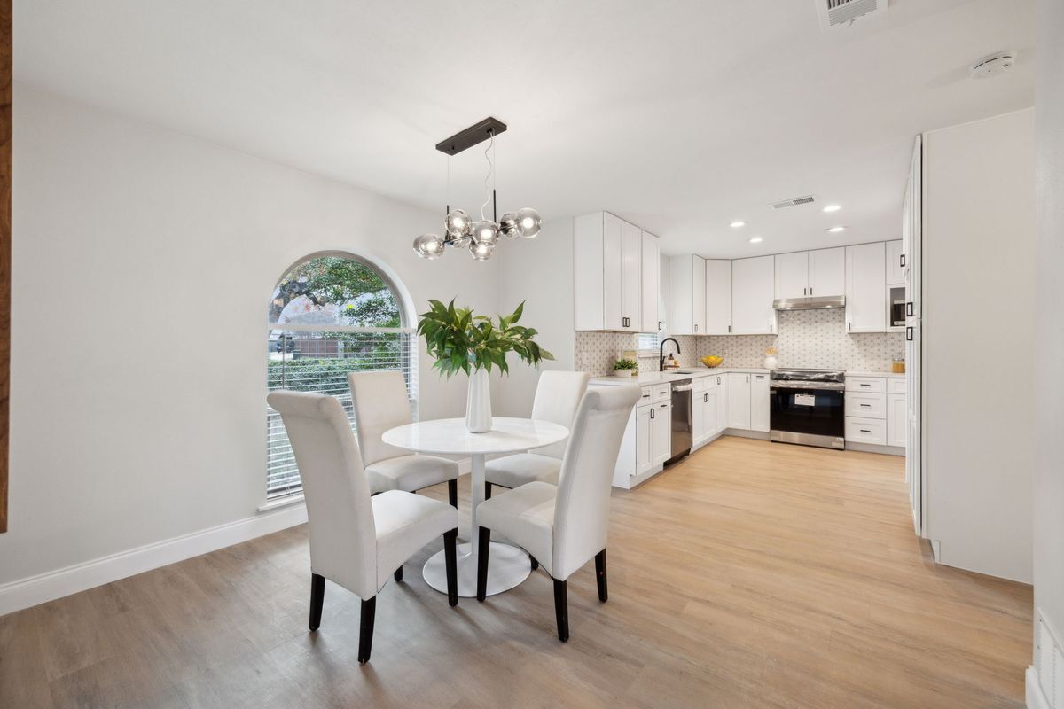 Building Photo - 3413 Parkhaven Dr