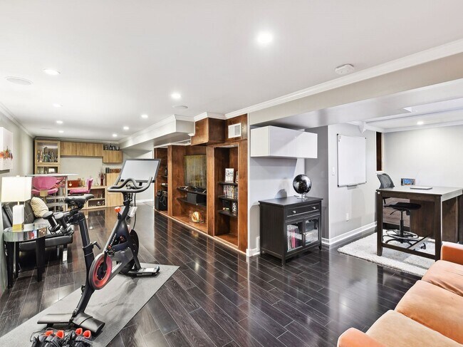 Building Photo - 6017 Halifax Ave S