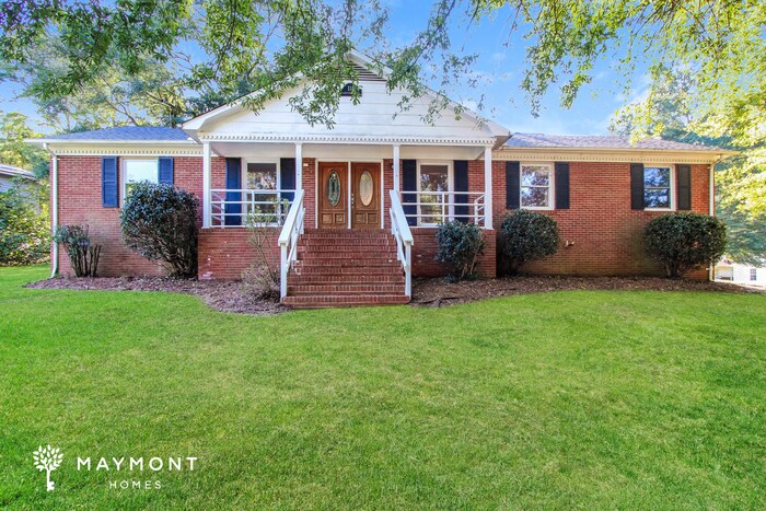 Primary Photo - 111 Point Cir