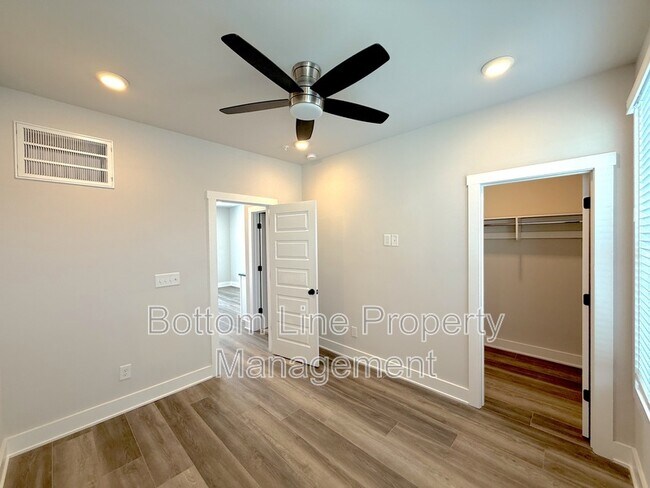 Building Photo - 627 W Tremont Ave