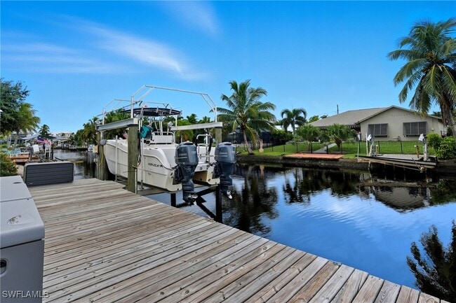 Building Photo - 6163 Plumosa Ave