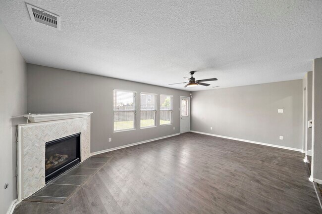 Building Photo - 14422 Leafy Tree Dr