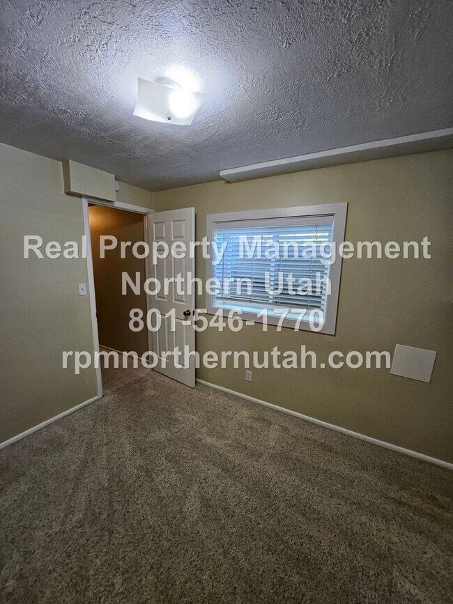 Building Photo - Stunning 5 Bedroom Home in Kaysville Now A...