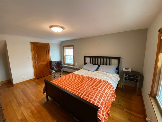 Building Photo - 11 Woodbury St