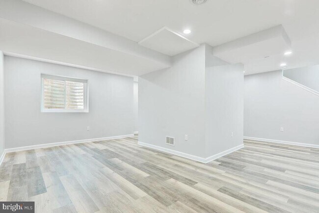 Building Photo - 7802 Shallowbrook Ct