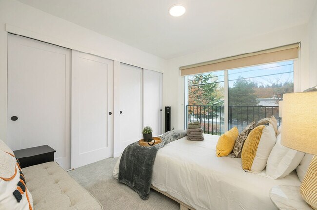 Building Photo - 6125 Sand Point Way NE