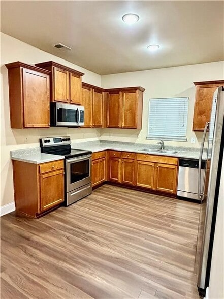 Building Photo - 1985 Boatswain Dr