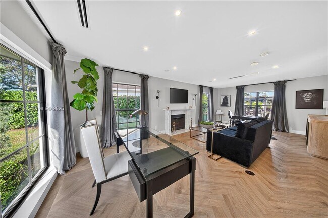 Building Photo - 4312 NE 22nd Ave