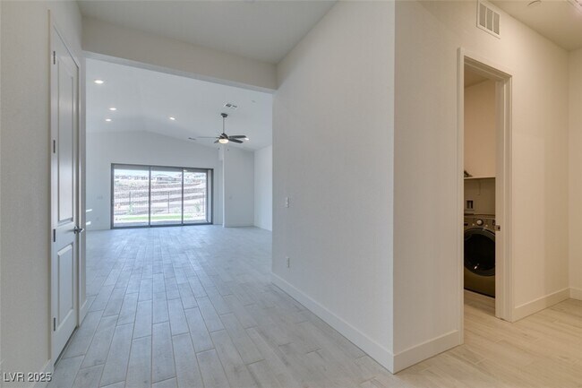Building Photo - 257 Piazzetta Pl
