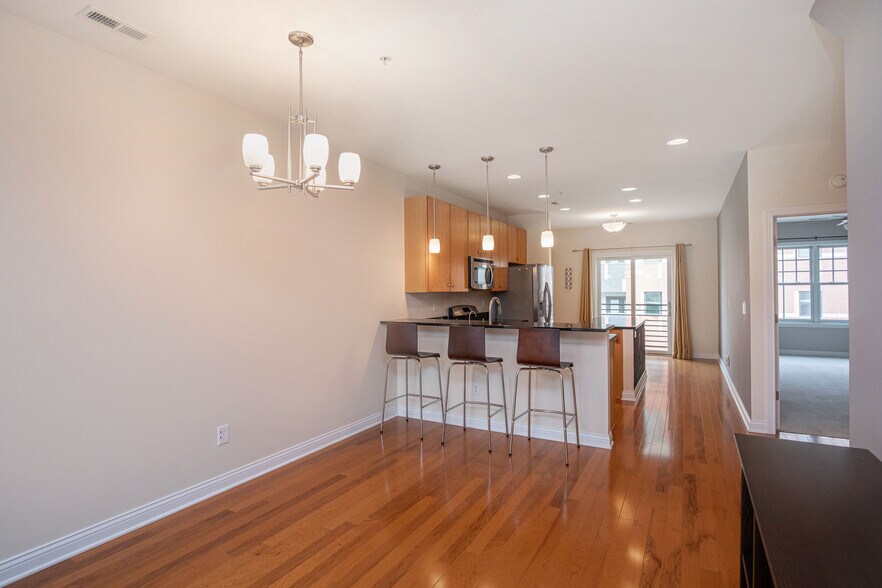 Building Photo - 517 N Park Ave