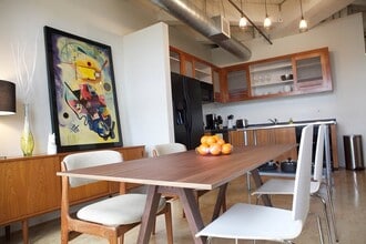 Building Photo - 1420 NW Lovejoy St