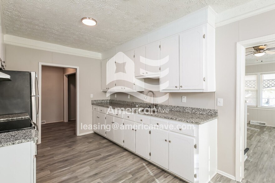 Building Photo - 24 Smythe St