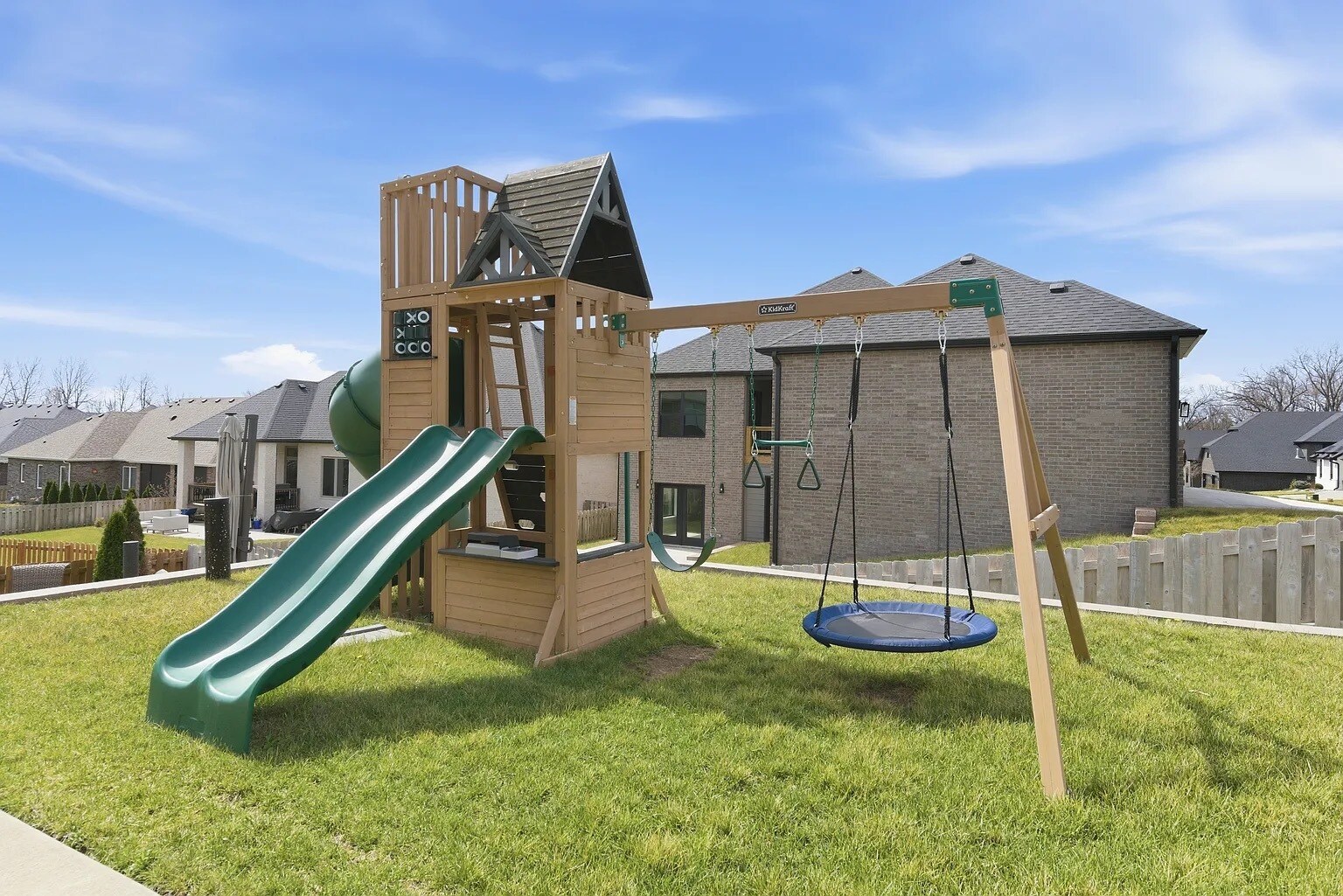 Building Photo - 703 S Hickory Dr