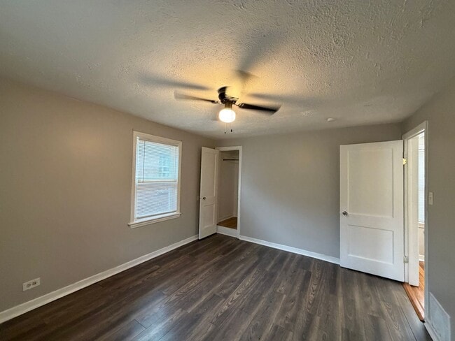 Building Photo - 8339 S Hamilton Ave