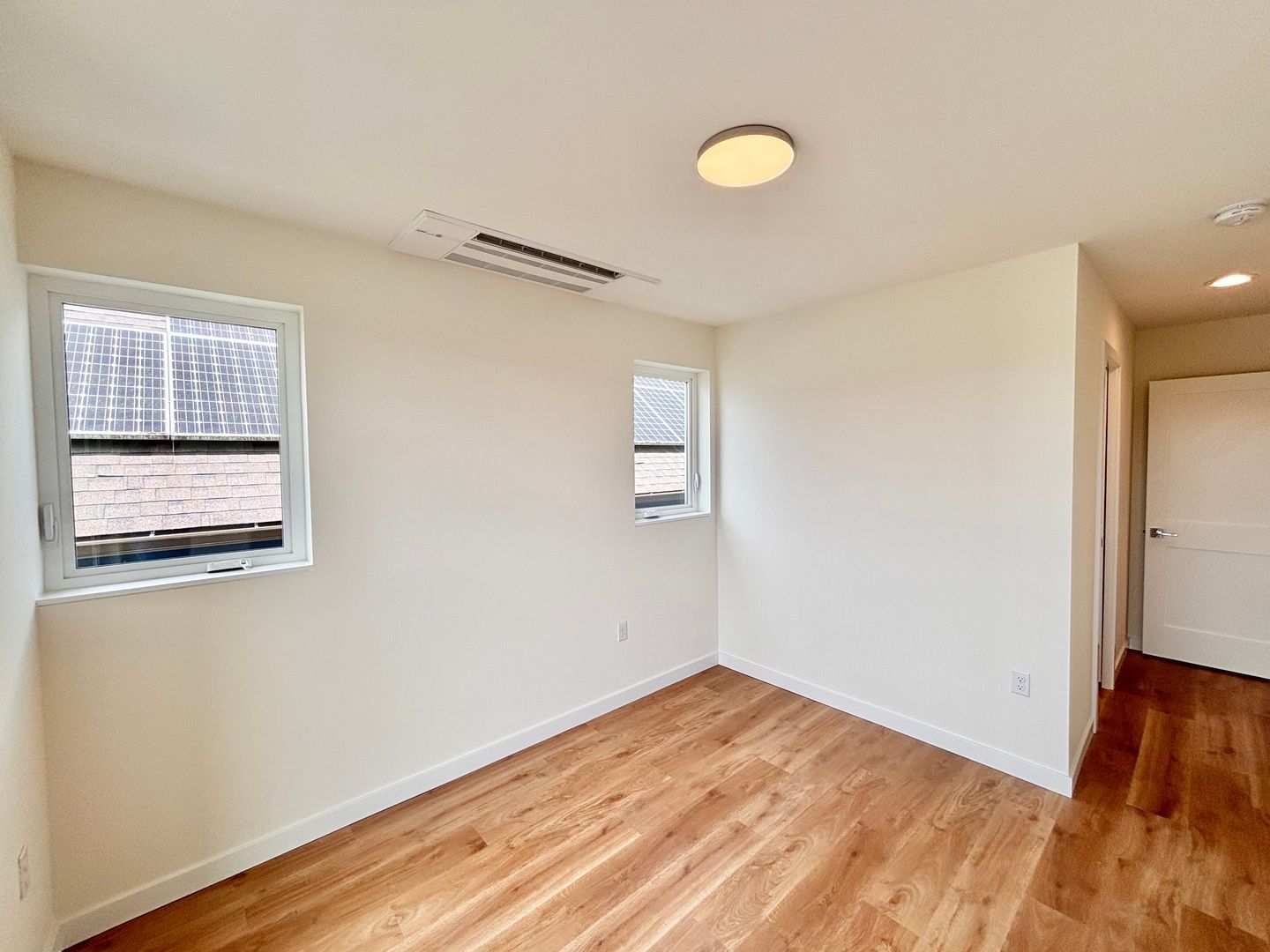 Building Photo - 3646 13th Ave W