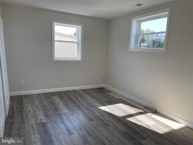 Building Photo - 1213 Old Love Point Rd