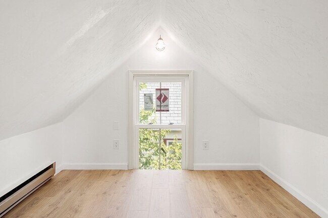 Building Photo - 107 Ellery St