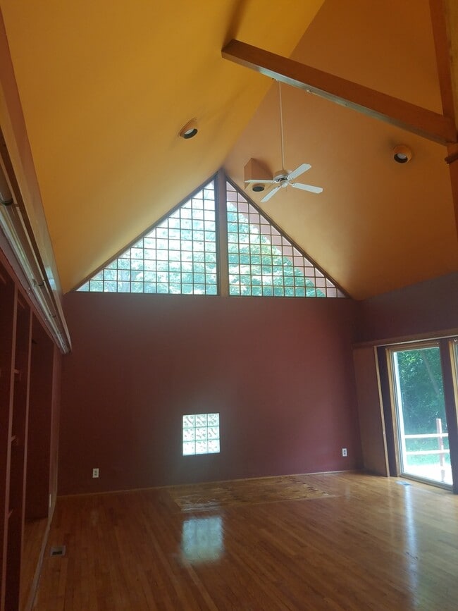 Building Photo - Single Family Home within walking distance to Quinnipiac