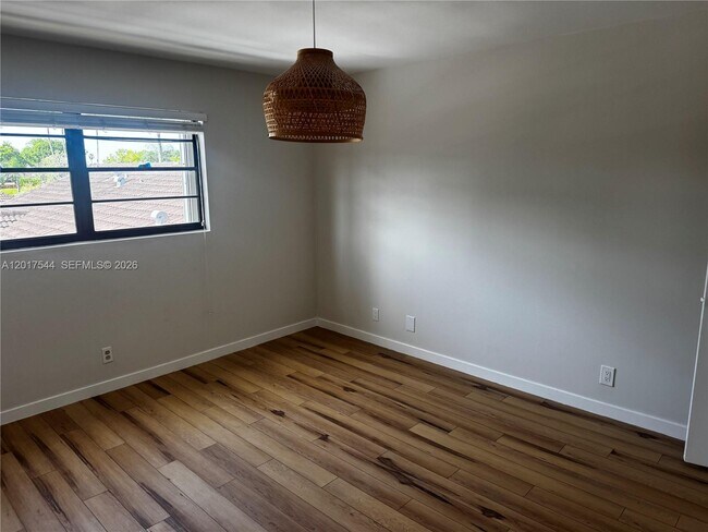 Building Photo - 6532 NW 170th Terrace