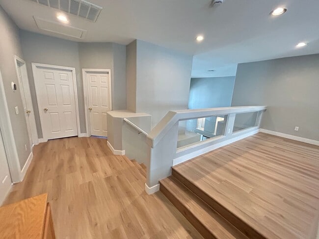 Building Photo - 5-Bedroom Silverado Ranch Home with Pool!