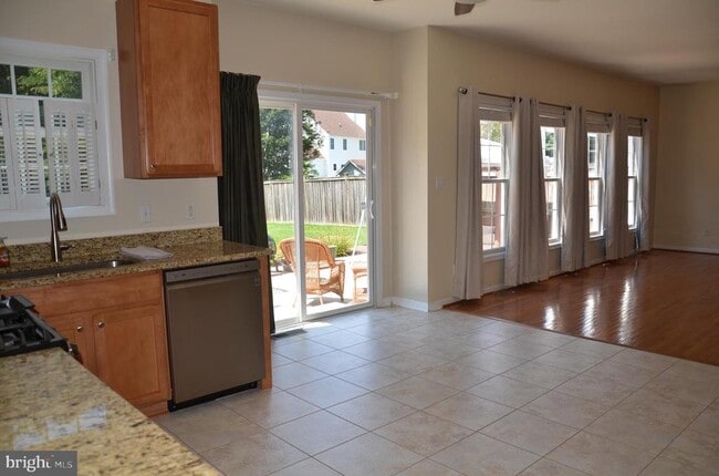 Building Photo - 8678 Mulberry Dr