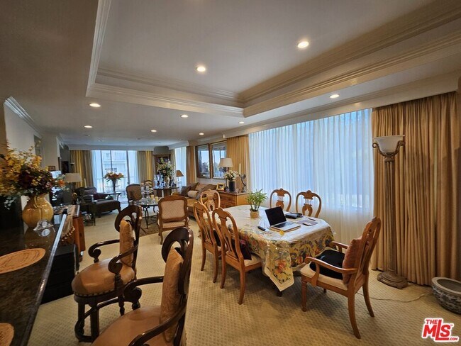 Building Photo - 2160 Century Pk E