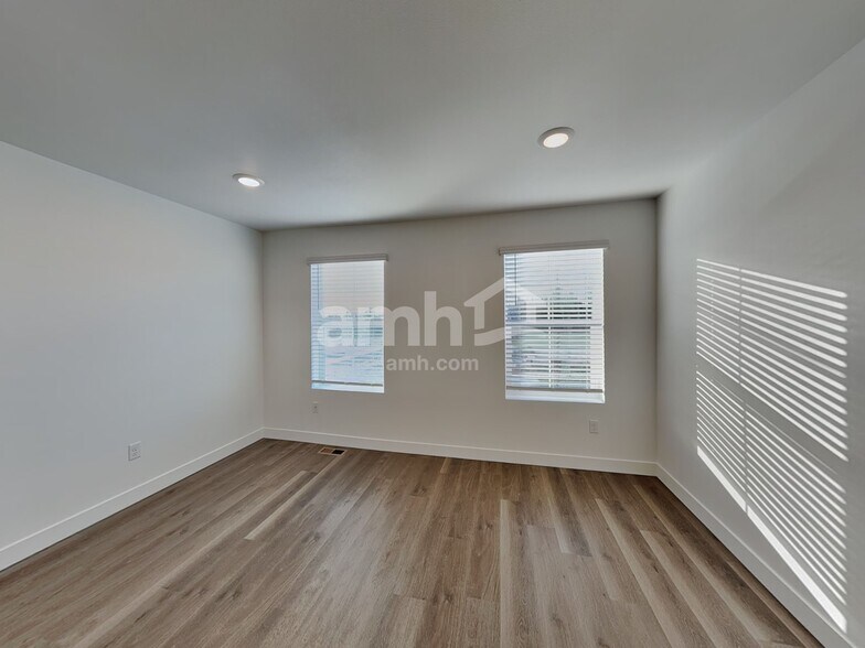 Building Photo - 4757 85th Ave NE